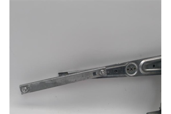 Recambio de elevalunas electrico trasero derecho para kia sorento (bl) 2.5 crdi referencia OEM IAM 83402300  