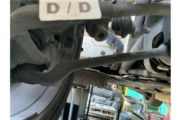Recambio de brazo inferior delantero derecho para bmw serie 1 berlina 5p (f20) 2.0 116d referencia OEM IAM 31126852992  