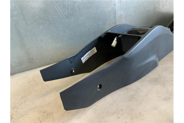 Recambio de embellecedor consola central para seat ibiza berlina (6j5) 1.6 tdi referencia OEM IAM 6J0863243B4W4  