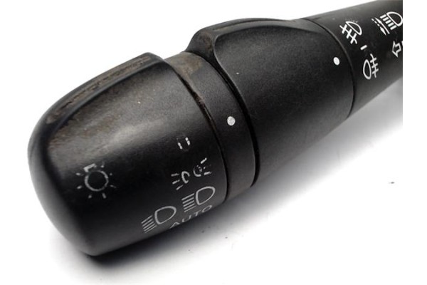 Recambio de mando intermitencia para renault clio iv 1.5 limited referencia OEM IAM 8201167992  