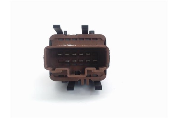 Recambio de mando elevalunas para renault megane ii berlina 5p referencia OEM IAM   