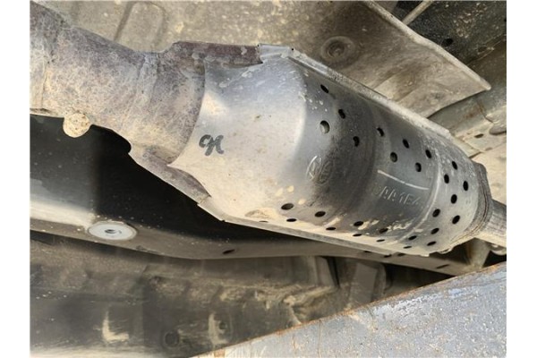Recambio de catalizador para hyundai h-1 furgón 2.5 crdi referencia OEM IAM 286104A820 289404A480 