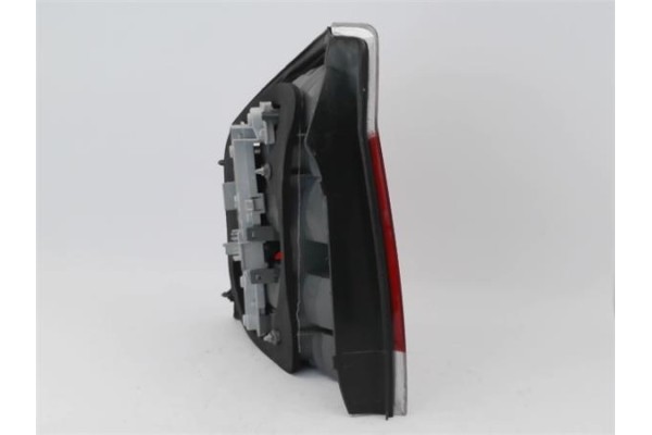 Recambio de piloto trasero derecho para opel vectra c berlina 3.0 cdti referencia OEM IAM 1222699  