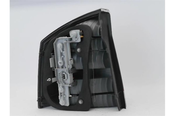 Recambio de piloto trasero derecho para opel vectra c berlina 3.0 cdti referencia OEM IAM 1222699  