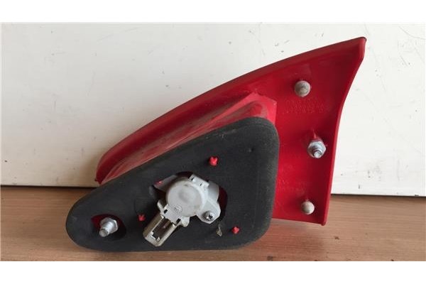 Recambio de piloto trasero izquierdo para alfa romeo 147 (190) 1.6 t.spark distinctive referencia OEM IAM 46556346 03320010 