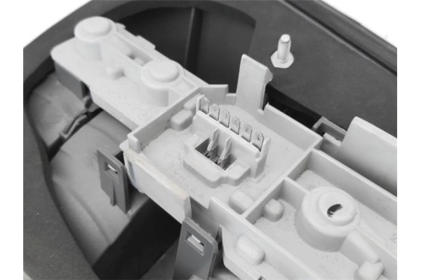 Recambio de piloto trasero derecho para opel vectra c berlina 3.0 cdti referencia OEM IAM 1222699  