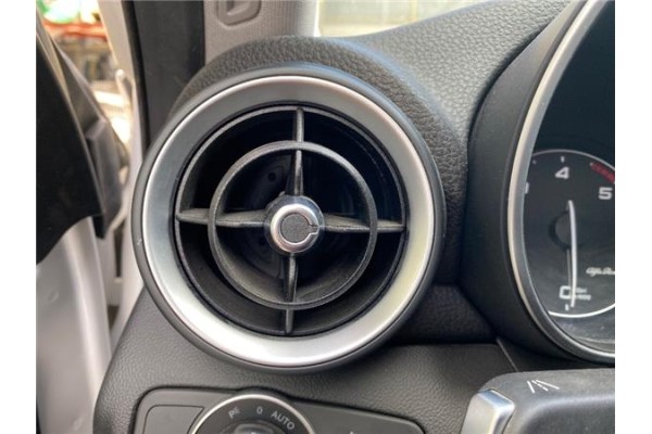 Recambio de tobera superior izquierda ventilacion salpicadero para alfa romeo giulia (952) 2.0 super referencia OEM IAM   