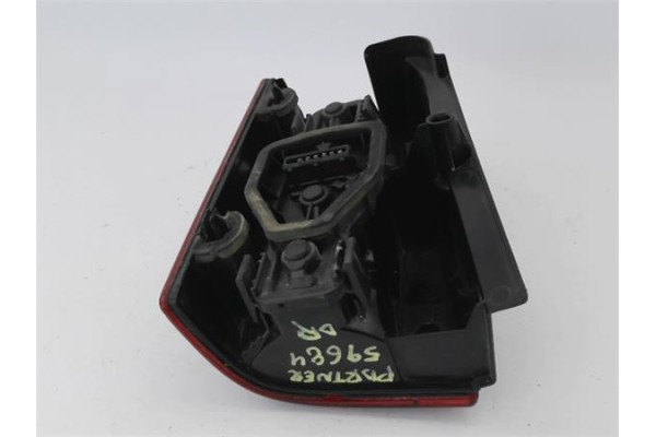 Recambio de piloto trasero derecho para peugeot partner (s1) 1.9 break referencia OEM IAM 6351EC  