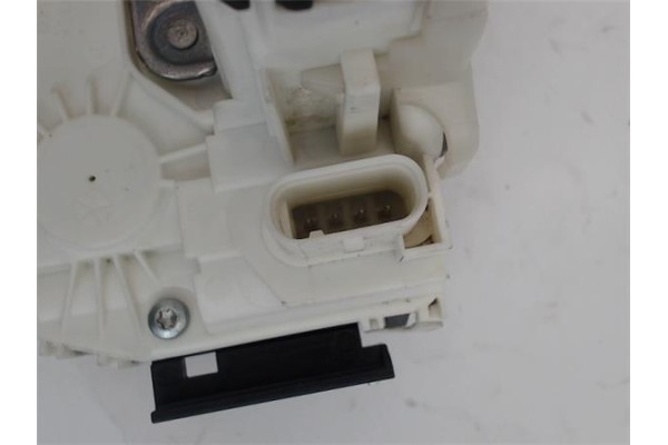 Recambio de cierre electromagnetico trasero izquierdo para fiat 500x (334) 1.6 urban referencia OEM IAM 52028385 40136025003 