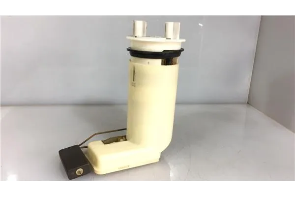Recambio de bomba combustible para citroen saxo 1.4 vts referencia OEM IAM 9637513680 23045 