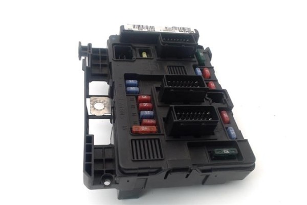 Recambio de caja fusibles/rele para citroen xsara picasso 1.6 hdi referencia OEM IAM 6556Y0  