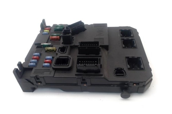 Recambio de caja reles para citroen xsara picasso 1.6 hdi referencia OEM IAM BSIE0100 9653667580 