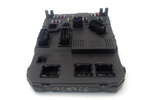 Recambio de caja reles para citroen xsara picasso 1.6 hdi referencia OEM IAM BSIE0100 9653667580 