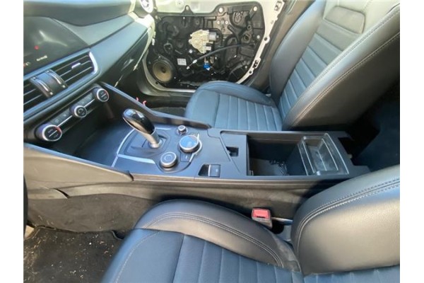 Recambio de consola para alfa romeo giulia (952) 2.0 super referencia OEM IAM   
