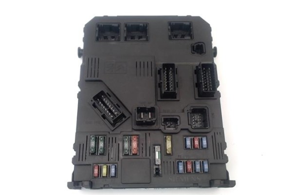 Recambio de caja reles para citroen xsara picasso 1.6 hdi referencia OEM IAM BSIE0100 9653667580 