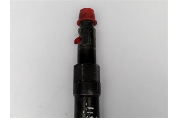 Recambio de inyector para ford transit combi (fy) 2.4 ft 330 2.4 corto referencia OEM IAM 004211  
