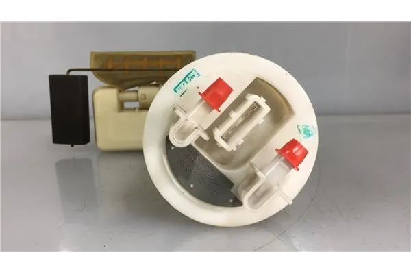 Recambio de bomba combustible para citroen saxo 1.4 vts referencia OEM IAM 9637513680 23045 
