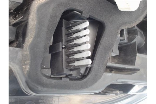 Recambio de piloto trasero derecho para opel astra h berlina 1.9 cdti 16v referencia OEM IAM 24451835  