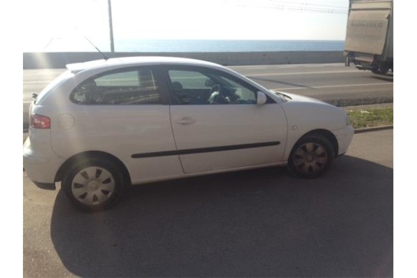 seat ibiza (6l1) del año 2003