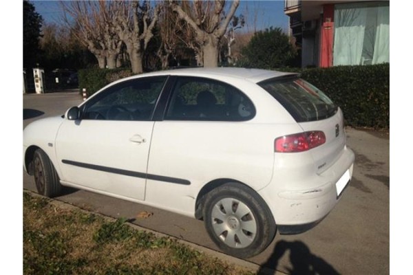 seat ibiza (6l1) del año 2003