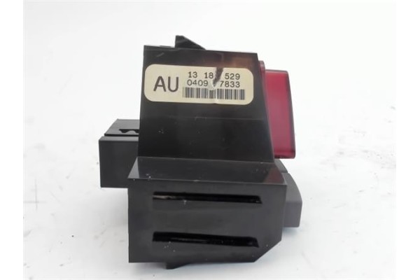 Recambio de interruptor luces emergencia para opel corsa d 1.0 catch me referencia OEM IAM 13180529  