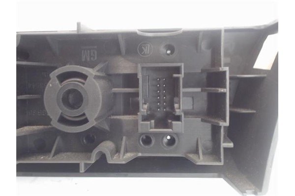 Recambio de mando de luces para opel astra h berlina 1.9 cdti 16v referencia OEM IAM 13100132  