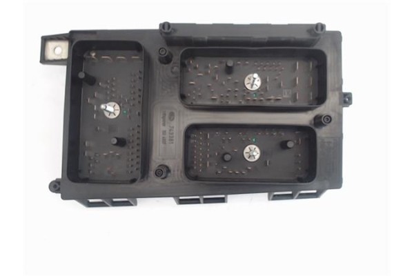 Recambio de caja fusibles/rele para opel astra h berlina 1.9 cdti 16v referencia OEM IAM 13191133  