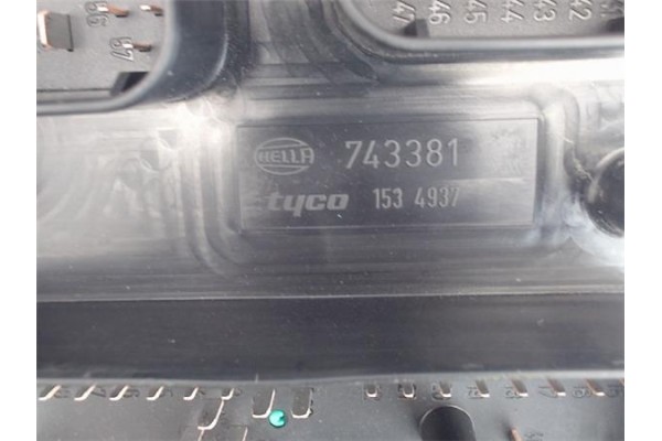 Recambio de caja fusibles/rele para opel astra h berlina 1.9 cdti 16v referencia OEM IAM 13191133  