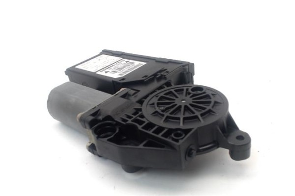 Recambio de motor elevalunas delantero derecho para audi a4 avant (8e) 1.9 tdi (96kw) referencia OEM IAM 8E1959802G 8E1959802B 