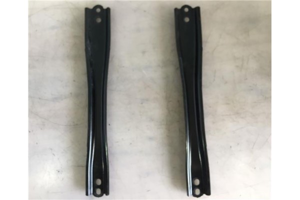 Recambio de subchasis para toyota c-hr (x10) 2.0 hibrido referencia OEM IAM 51201F4013 51201F4070 