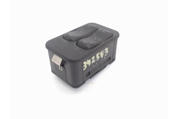 Recambio de mando elevalunas delantero izquierdo para opel zafira a referencia OEM IAM 90561088 13363201 