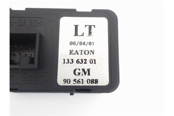 Recambio de mando elevalunas delantero izquierdo para opel zafira a referencia OEM IAM 90561088 13363201 