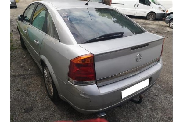 opel vectra c berlina del año 2002