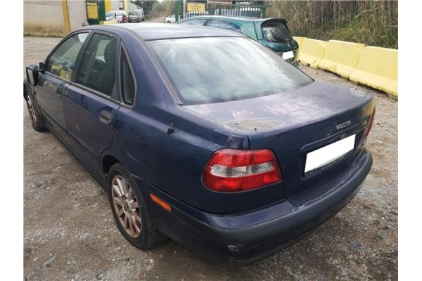 volvo s40 berlina del año 2001