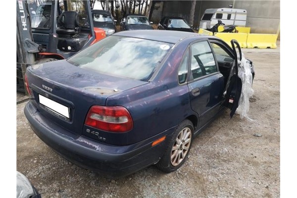 volvo s40 berlina del año 2001