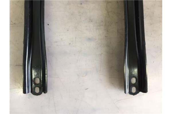Recambio de subchasis para toyota c-hr (x10) 2.0 hibrido referencia OEM IAM 51201F4013 51201F4070 
