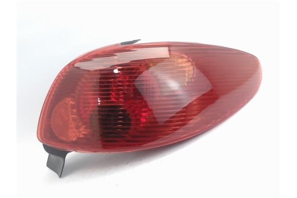Recambio de piloto trasero derecho para peugeot 206 1.4 xs clim referencia OEM IAM 6351P1  