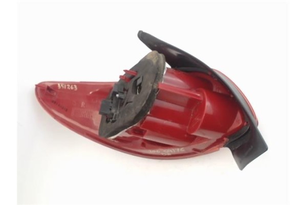 Recambio de piloto trasero derecho para peugeot 206 1.4 xs clim referencia OEM IAM 6351P1  
