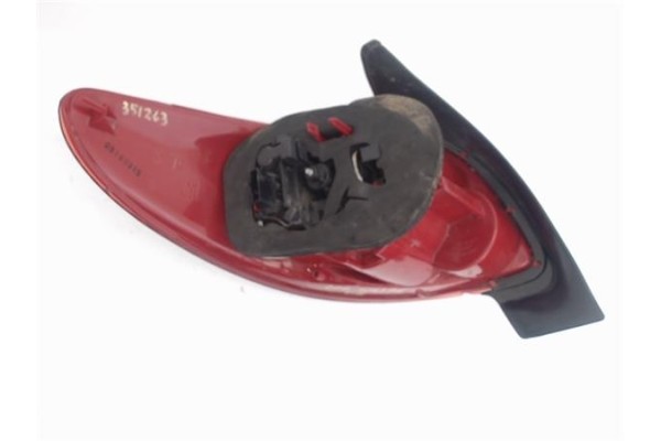 Recambio de piloto trasero derecho para peugeot 206 1.4 xs clim referencia OEM IAM 6351P1  