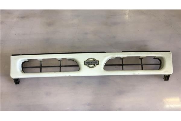 Recambio de rejilla capo para nissan terrano/terrano ii (r20)(1993) 2.7 td 4wd referencia OEM IAM   