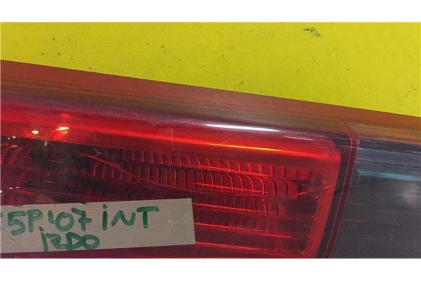 Recambio de piloto interior izquierdo para citroen c5 berlina 2.0 premier (e) referencia OEM IAM E204015  
