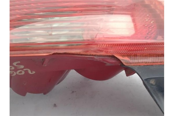 Recambio de piloto trasero izquierdo para peugeot 206 1.4 xs clim referencia OEM IAM 6350P1  