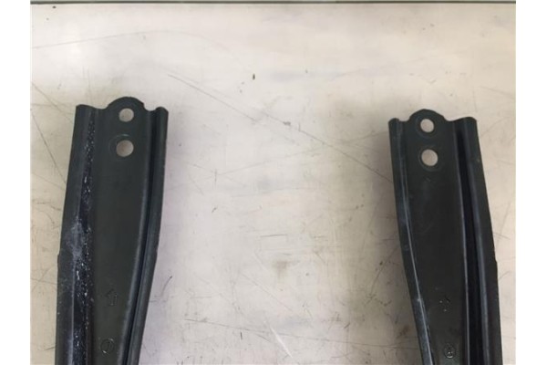 Recambio de subchasis para toyota c-hr (x10) 2.0 hibrido referencia OEM IAM 51201F4013 51201F4070 