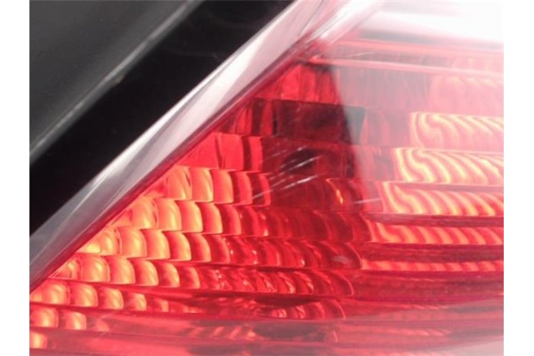 Recambio de piloto trasero derecho para opel astra h berlina 1.7 cdti referencia OEM IAM 24451837  