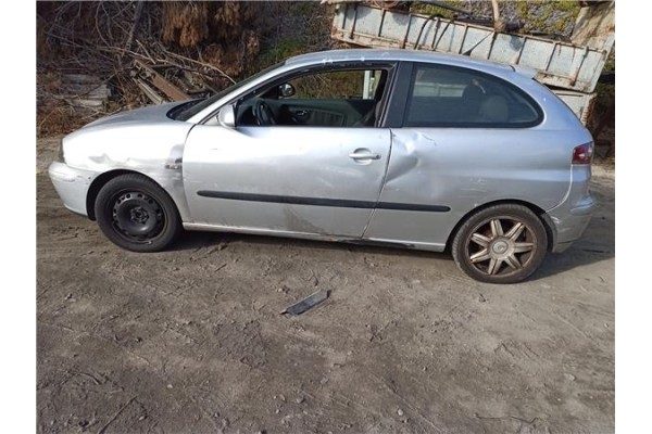 seat ibiza (6l1) del año 2003
