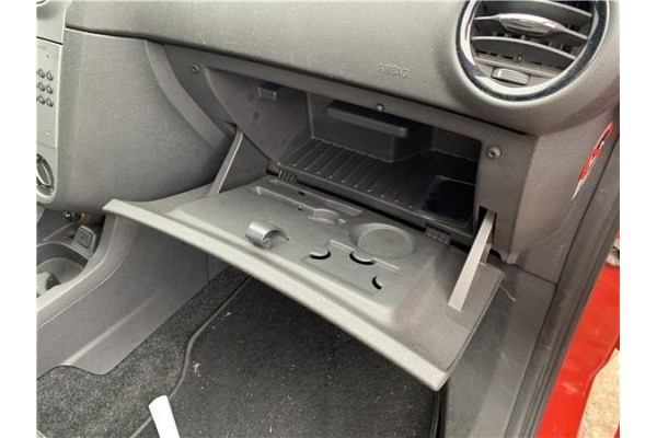 Recambio de guantera salpicadero para opel corsa d 1.3 cdti referencia OEM IAM 13205263  