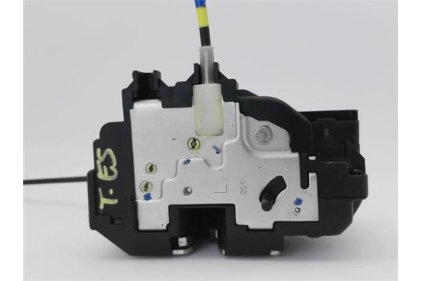 Recambio de cierre electromagnetico trasero izquierdo para nissan note (e11e) 1.5 dci referencia OEM IAM 825019U100  