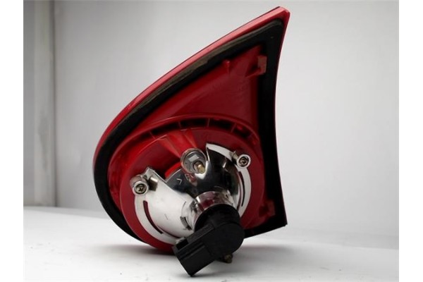 Recambio de piloto porton trasero izquierdo para volkswagen golf v (1k1) 1.9 tdi referencia OEM IAM 1K6945094E  1K6945094J , AUD