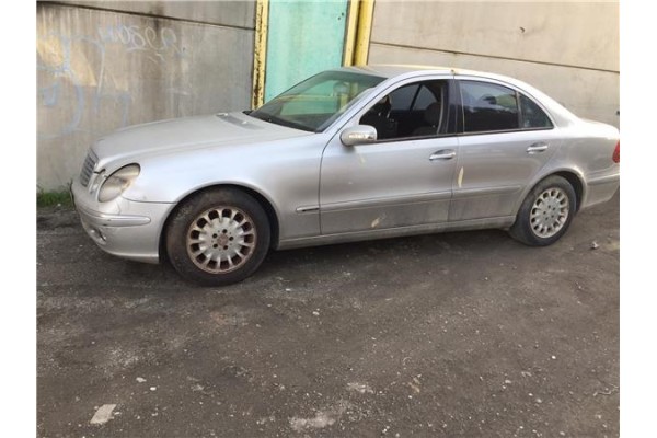 mercedes-benz clase e (bm 211) berlina del año 2002
