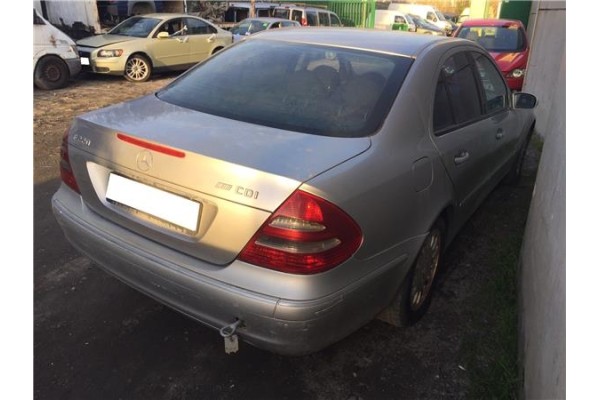 mercedes-benz clase e (bm 211) berlina del año 2002